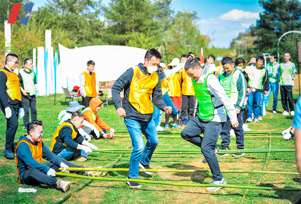 昆明團(tuán)結(jié)鄉(xiāng)名花谷團(tuán)建活動案例----竹竿舞傣族民俗團(tuán)建項(xiàng)目